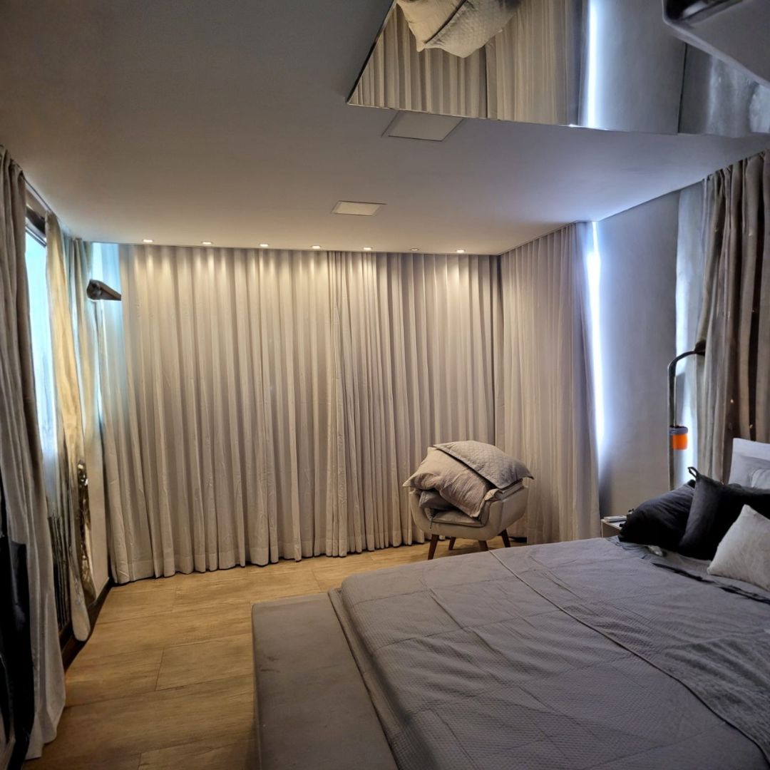 Cortina de Linho Suíço sob medida para suíte master – Belo Horizonte — Belo Horizonte