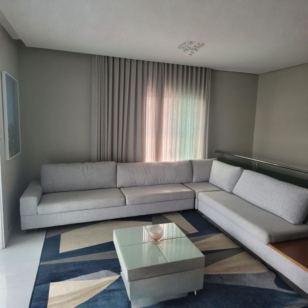 Cortina de Voil sob medida para sala de estar – Belo Horizonte — Belo Horizonte