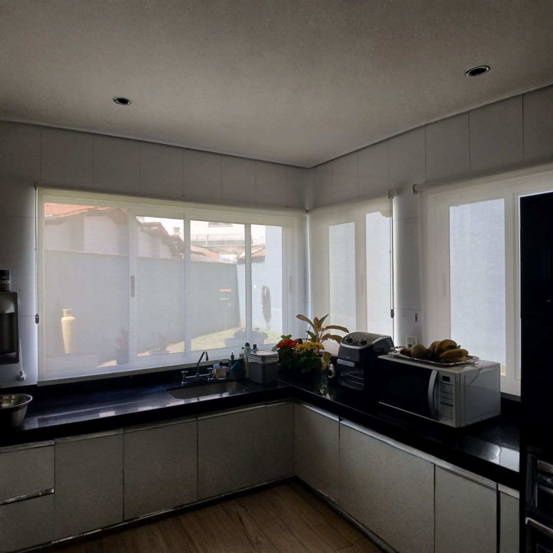 Persiana Rolo Tela Solar sob medida para cozinha – BH — Belo Horizonte